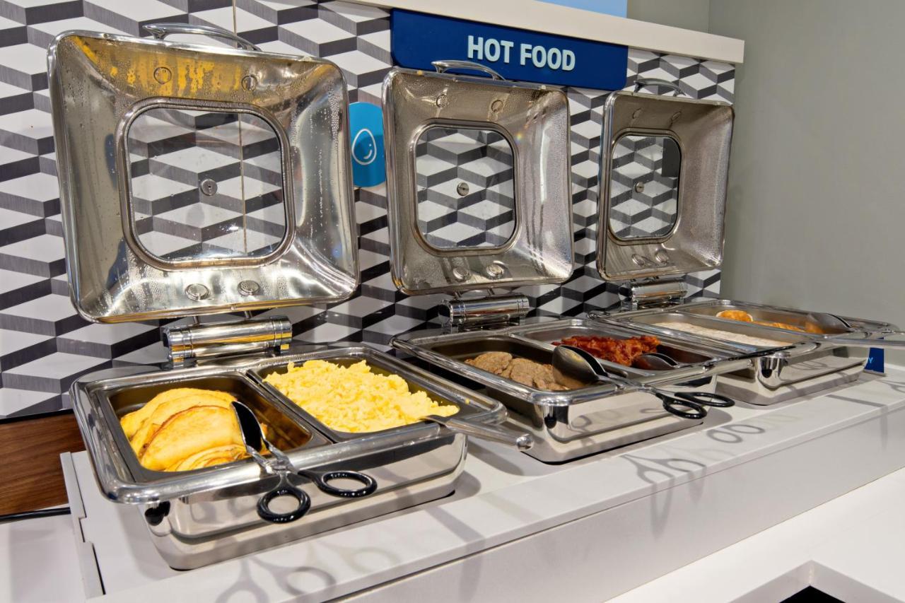 Hotel Express South By Ihg Fresno
